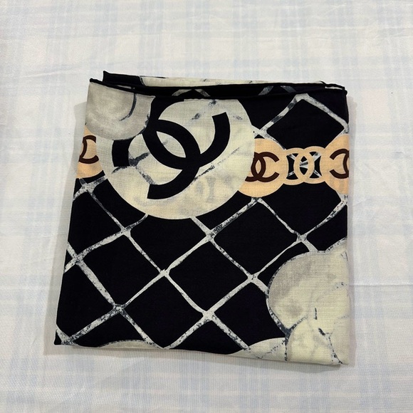 Chanel Iconic Camellia Shawl Featuring The Iconic Double C Logo - Picture 1 of 4